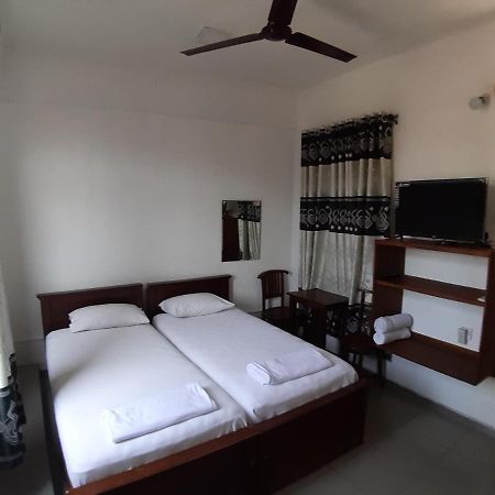 City Hotel Colombo Ngoại thất bức ảnh