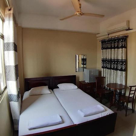 City Hotel Colombo Ngoại thất bức ảnh