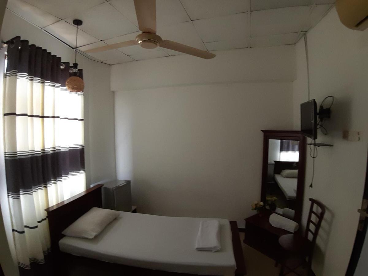 City Hotel Colombo Ngoại thất bức ảnh