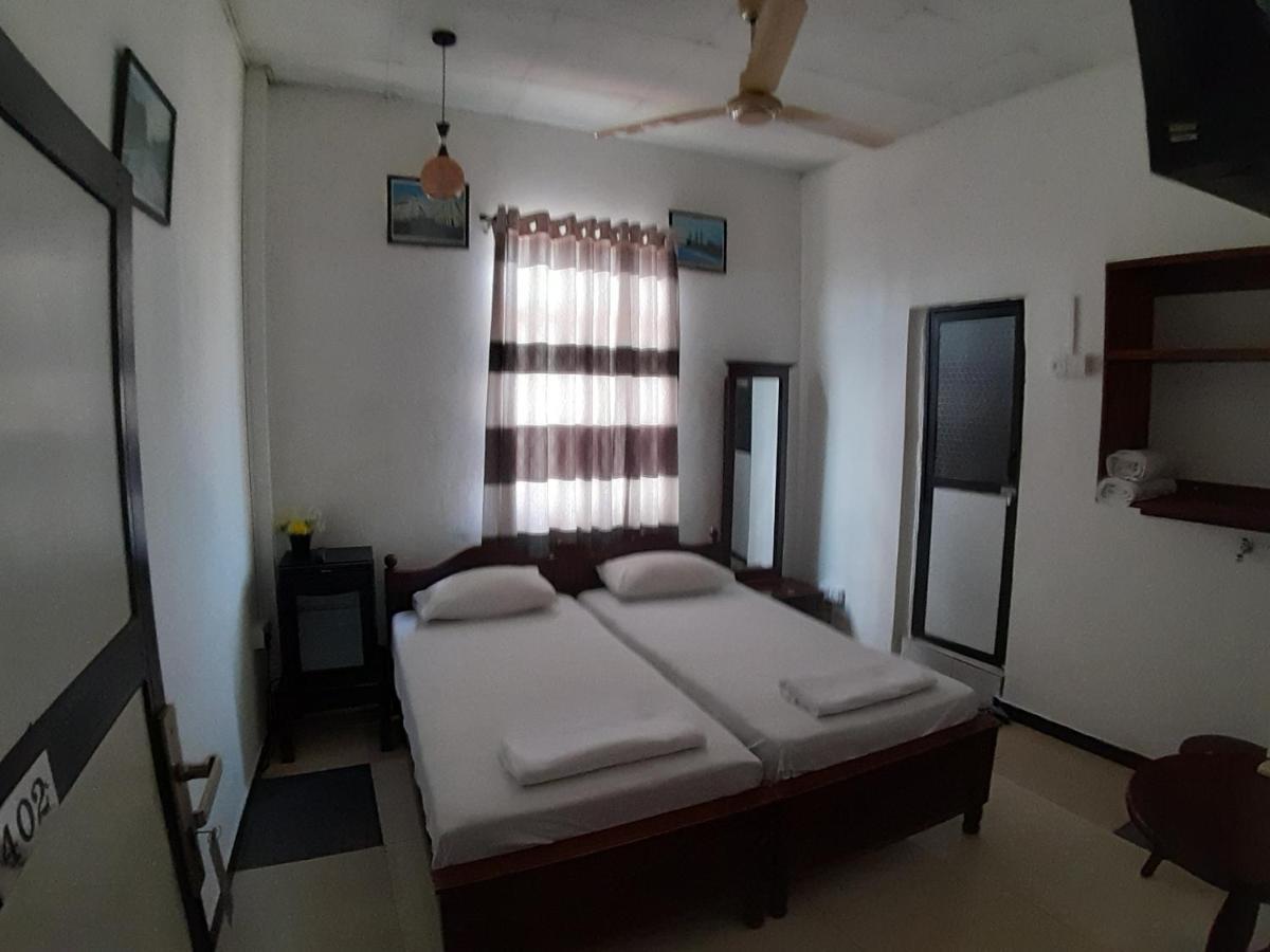 City Hotel Colombo Ngoại thất bức ảnh